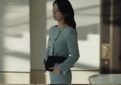 韓国ドラマアンナでペスジが着ていた衣装のブランドは？【1話〜2話】